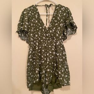 EUC Mi Ami Medium Green/Flower Romper